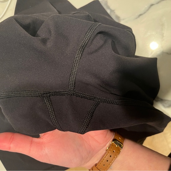 LULULEMON Cropped Leggings - Size 8 - Picture 5 of 5